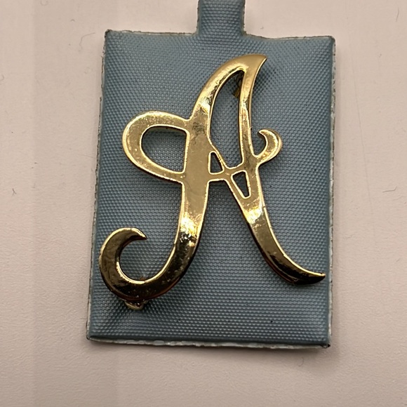 LOT OF JEWELRY NEW WITH TAGS - Picture 6 of 16